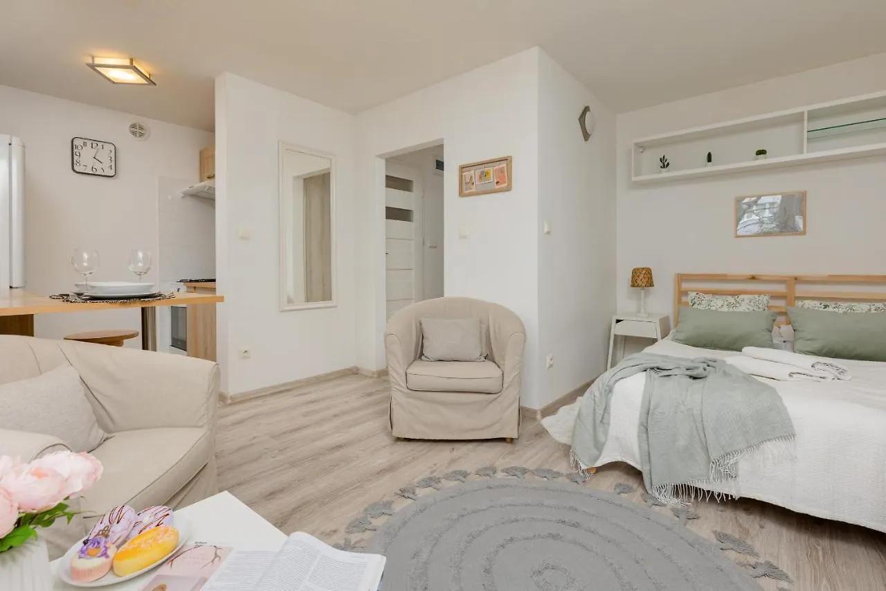 Apartment Light Studio With Balcony By Noclegi Renters Warsaw